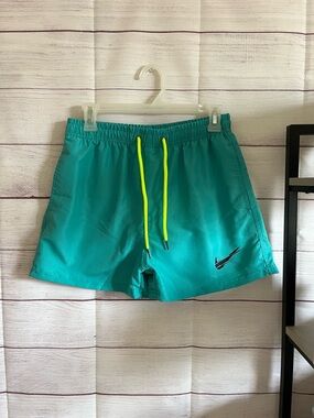 NEW Men’s Nike swim trunks large